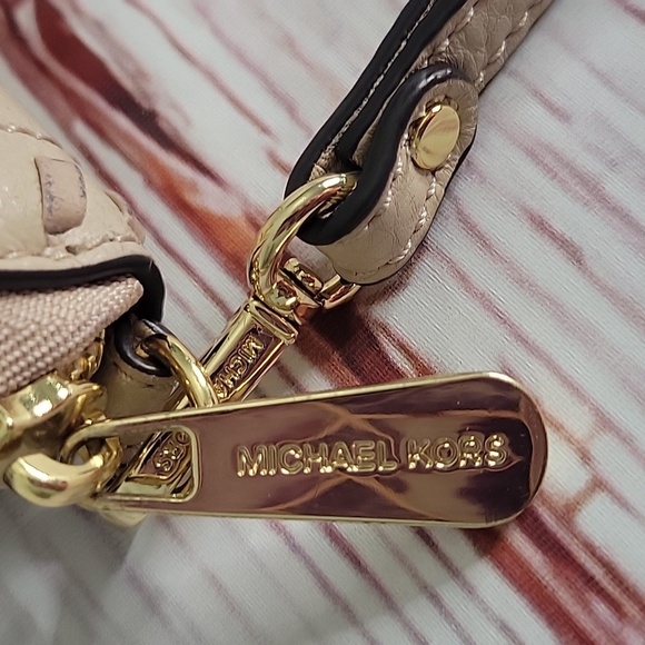 Michael Kors Beige Wallet Leather Lauryn Wallet NWOT - Picture 4 of 8